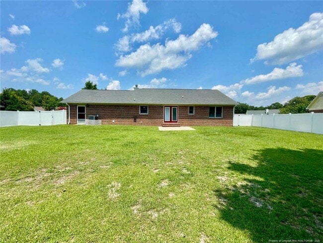 Building Photo - 172 Finch Rd