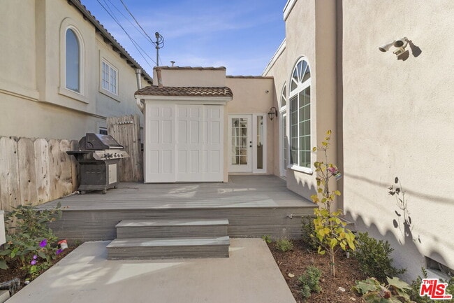 Building Photo - 2128 Camden Ave