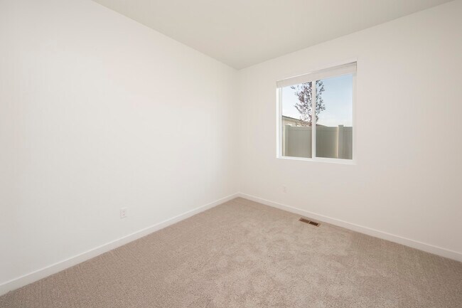 Building Photo - 2699 N Lithodora Ave