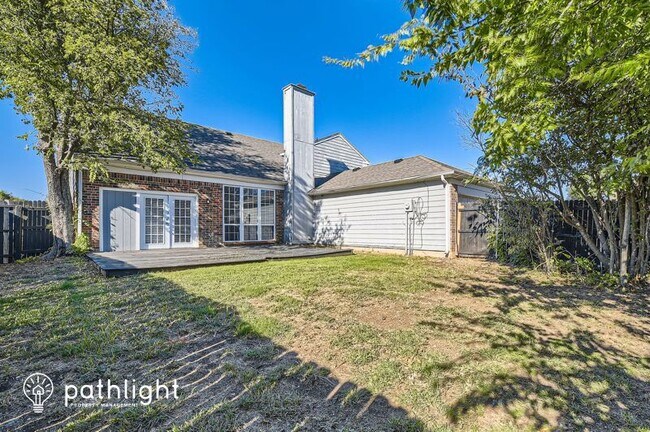 Building Photo - 401 Williams St