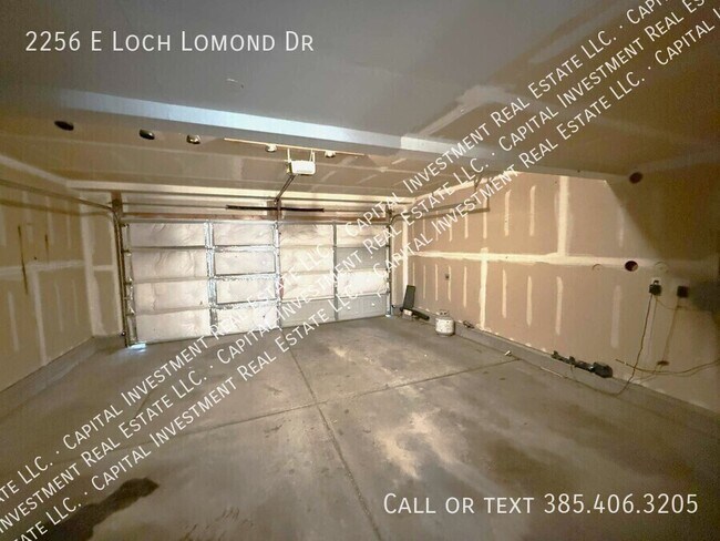 Building Photo - 2256 Loch Lomond Dr