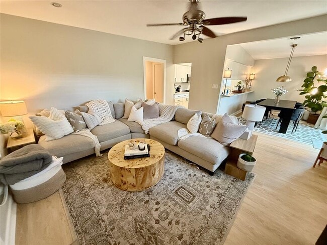 Building Photo - 2414 S 5th St