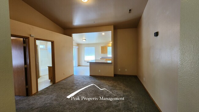 Building Photo - 210 Ascent Ct