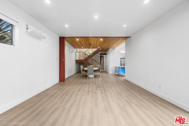 Building Photo - 800 Indiana Ave