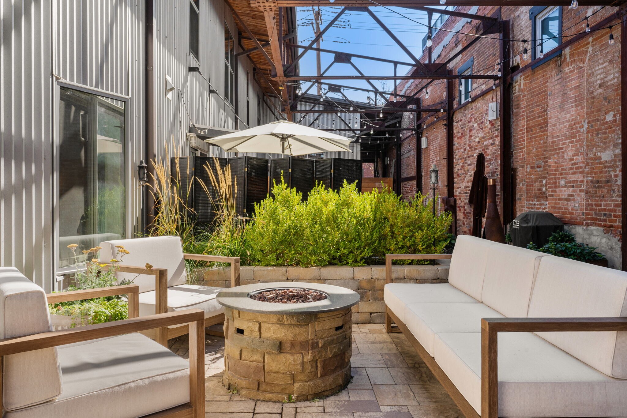 Building Photo - 3033 Blake St