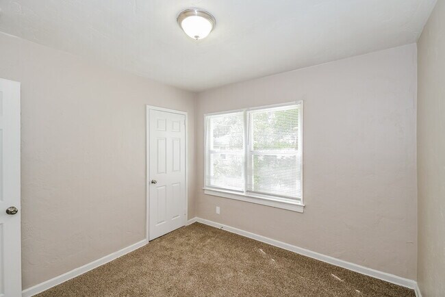 Building Photo - 853 Bunker Hill Blvd