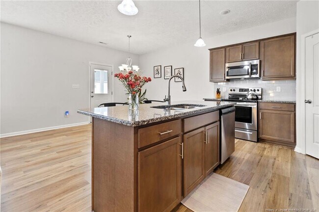 Building Photo - 516 Loom Dr