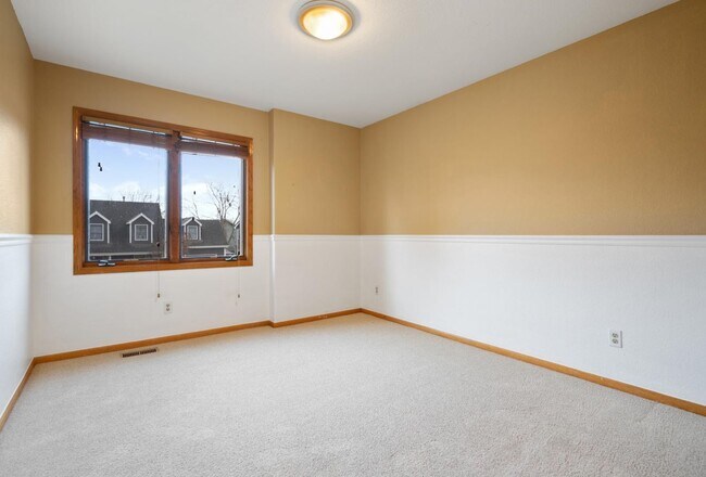 Building Photo - Enjoy the Best of Fort Collins!