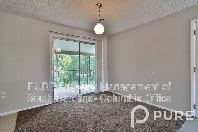 Building Photo - 2915 Chatsworth Rd