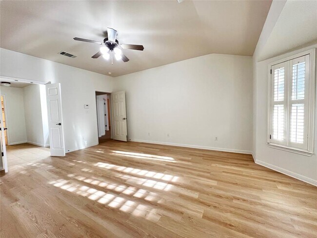 Building Photo - 9500 Castle Pines Dr