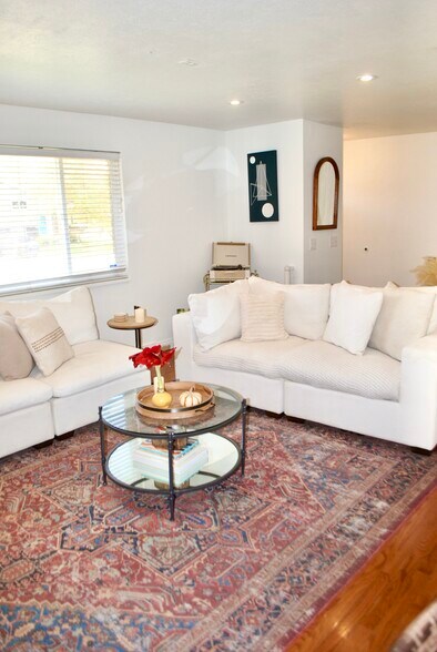 Building Photo - 2751 S Reed St