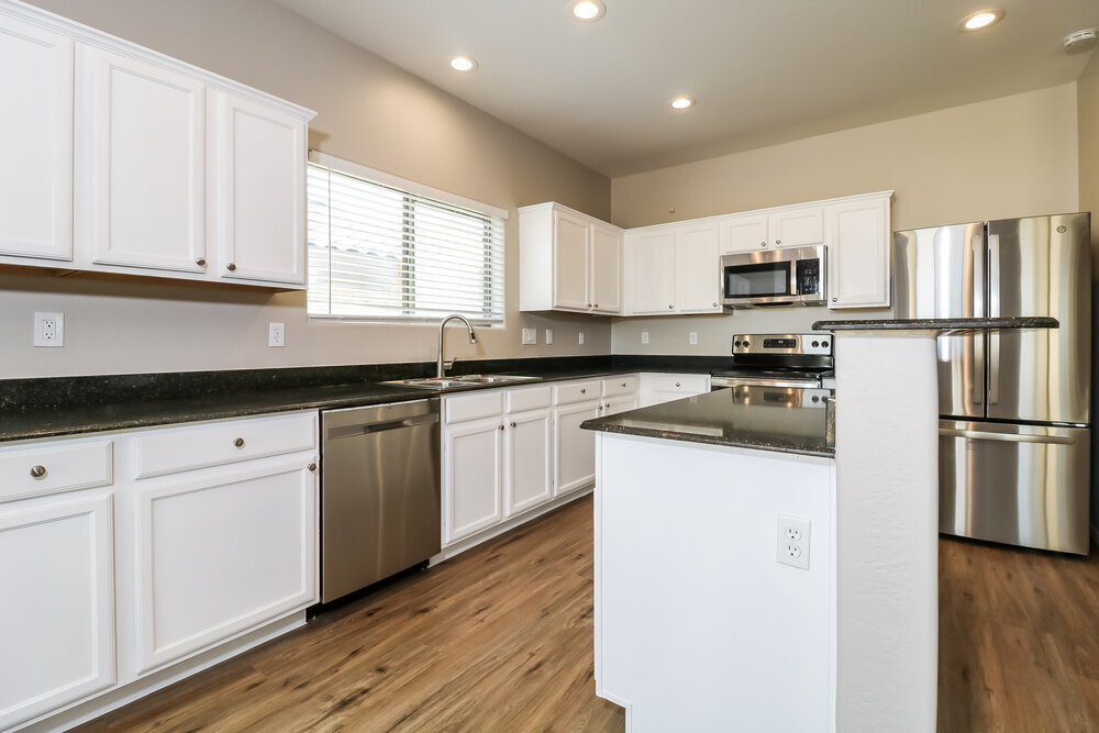 Building Photo - 6095 S 255th Dr