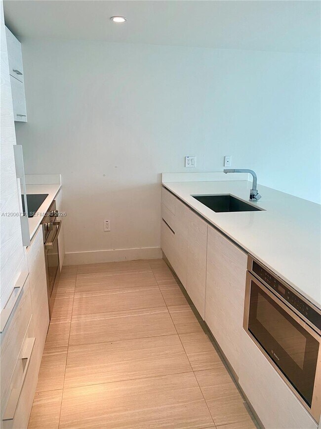 Building Photo - 1300 S Miami Ave