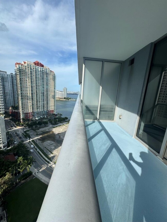 Building Photo - 1300 Brickell Ave