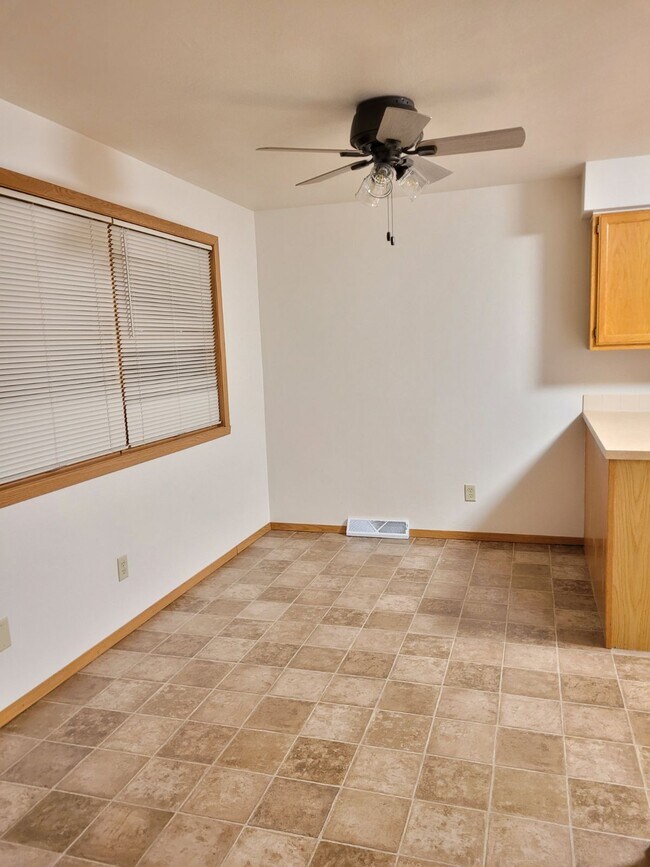 Building Photo - 2803 S Wheatfield Drive