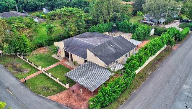 Building Photo - 6790 SW 54th St