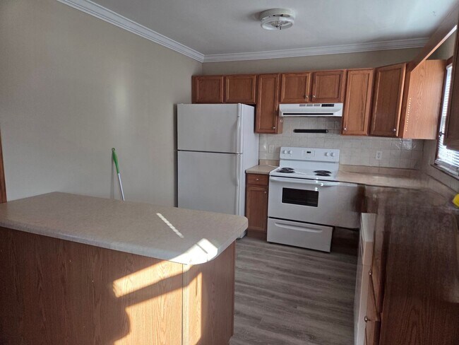 Building Photo - 3bedroom 1bath Ranch style home on level lot one story