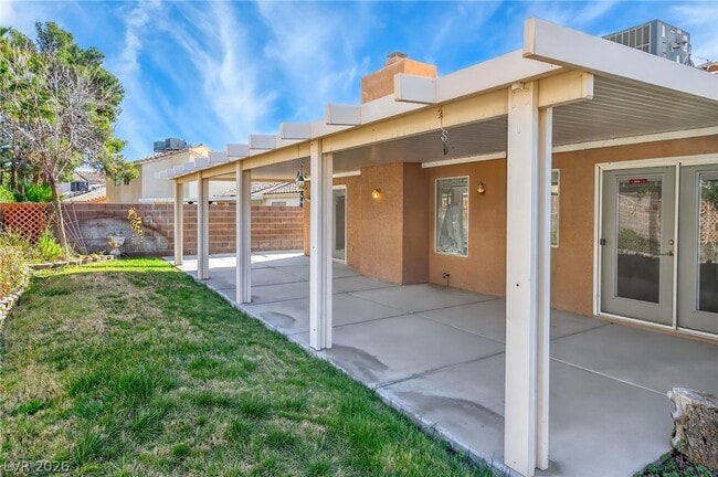 Building Photo - 935 Derringer Ln