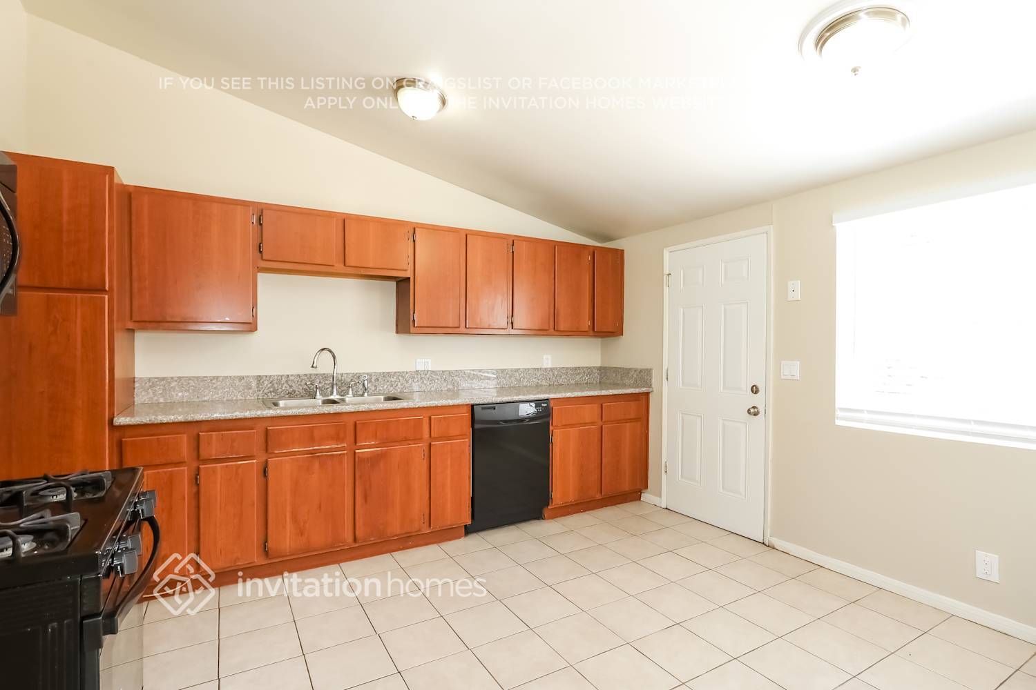 Building Photo - 27210 Marchland Ave