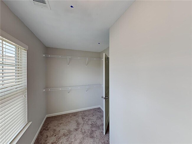 Building Photo - 1970 Township Dr