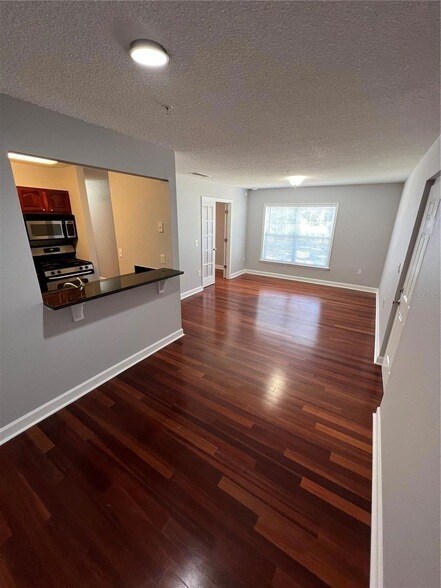 Building Photo - 2035 Dixie Belle Dr