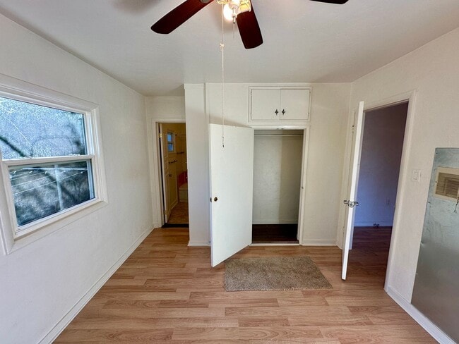 Building Photo - Charming 1-bedroom, 1-bathroom