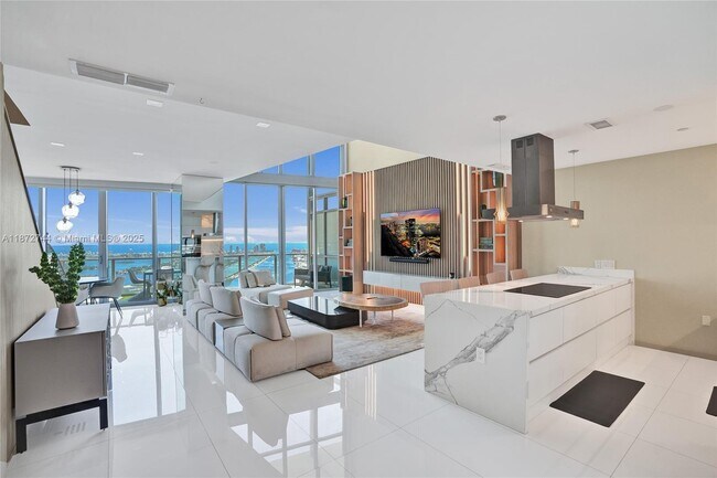Building Photo - 1100 Biscayne Blvd