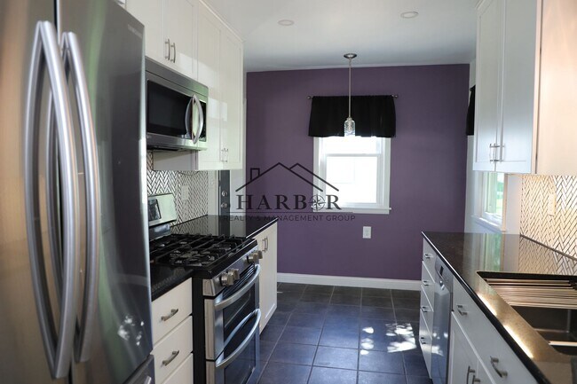 Primary Photo - 406 18th Ave SW