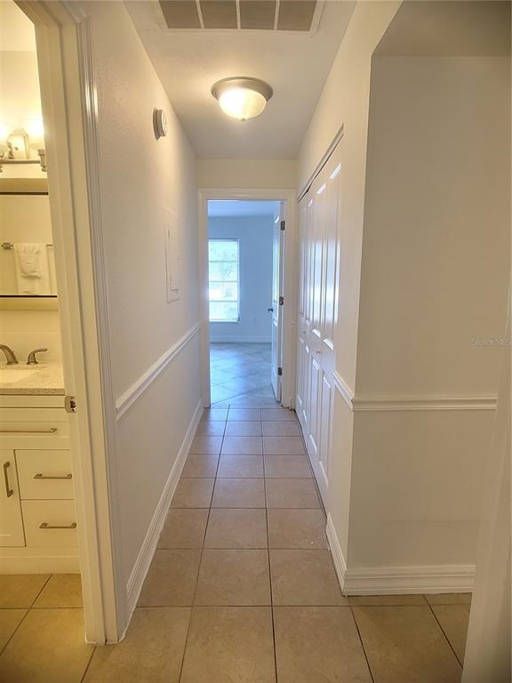 Building Photo - 3360 S Osprey Ave