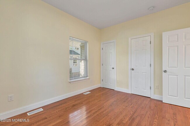 Building Photo - 1222 7th Ave