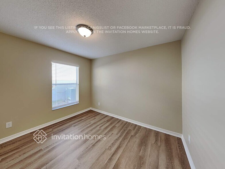 Building Photo - 14149 Castle Rock Dr
