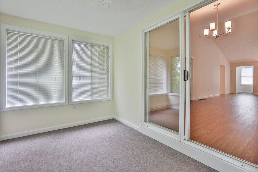 Building Photo - 4 Myopia Ln