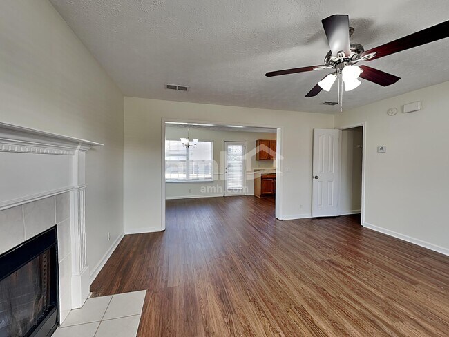 Building Photo - 1507 Killarney Dr