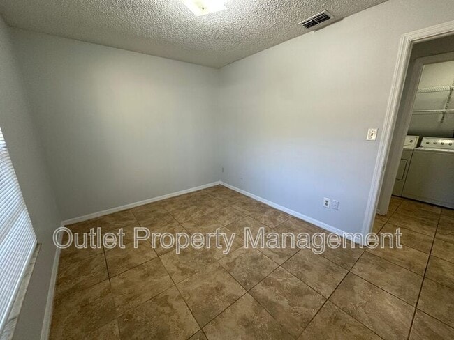 Building Photo - 2551 Medley Ct