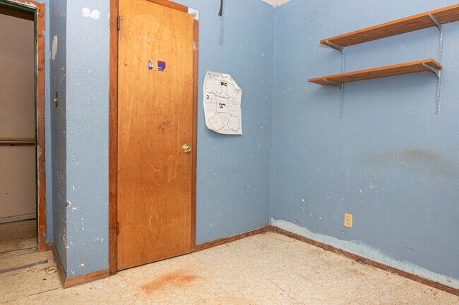 Building Photo - 407 Nugier Ave