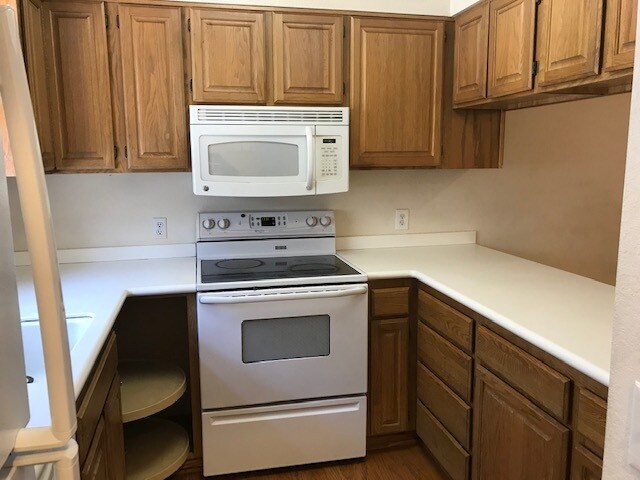 Primary Photo - 1555 Cherry St