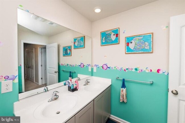 Building Photo - 454 Currant Cir