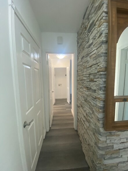 Building Photo - 2920 Briarwood Rd