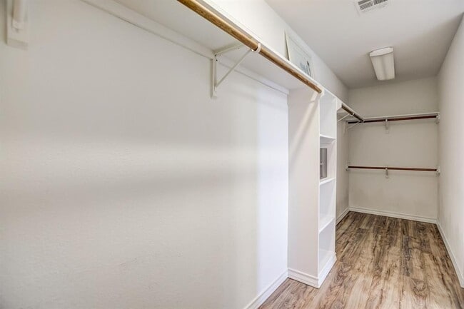 Building Photo - 20916 High Dr