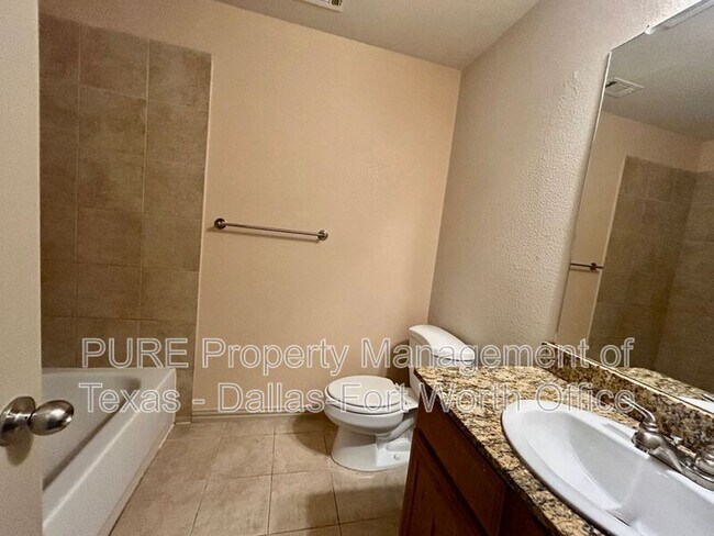 Building Photo - 2312 Calendar Ct