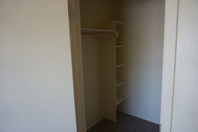 Building Photo - Charming 2 bed 1.5 bath Phoenix townhouse