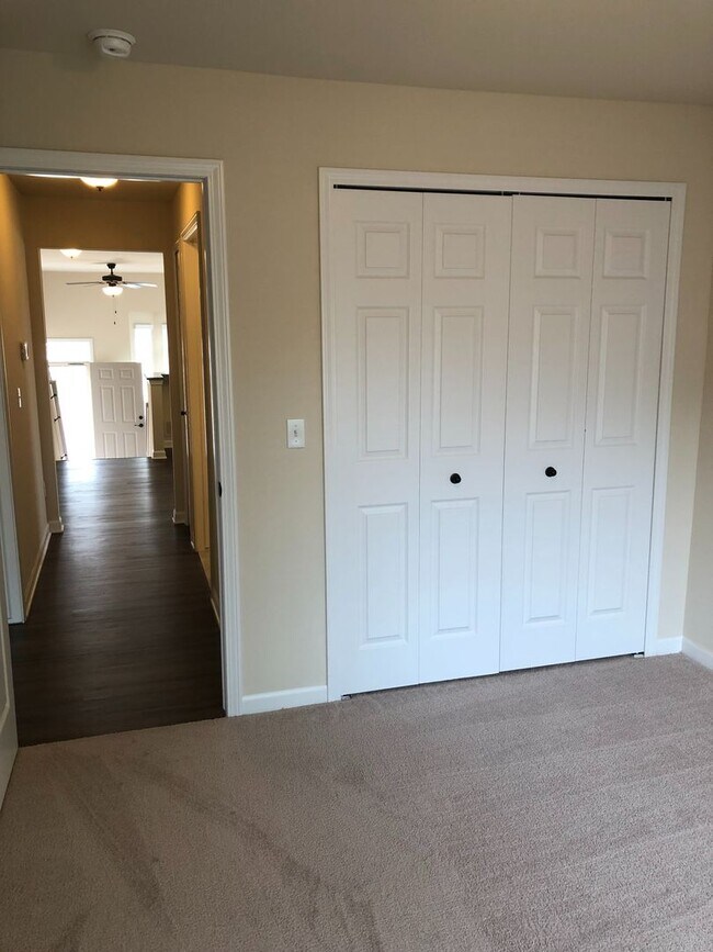 Building Photo - 8290 Promenade Cir