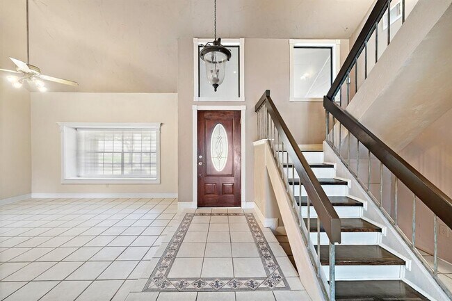 Building Photo - 7803 Goldengrove Dr