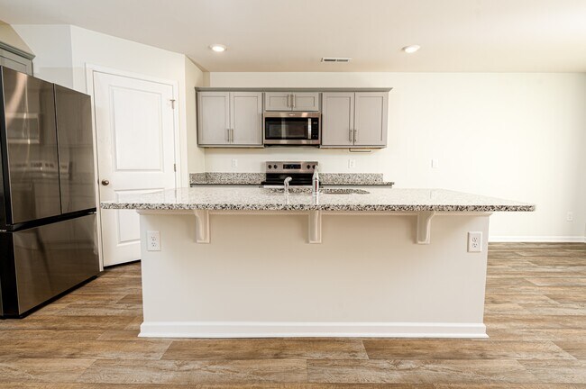 Building Photo - 4016 Madeline Farm Blvd