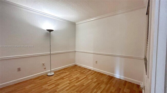 Building Photo - 2575 SW 27th Ave