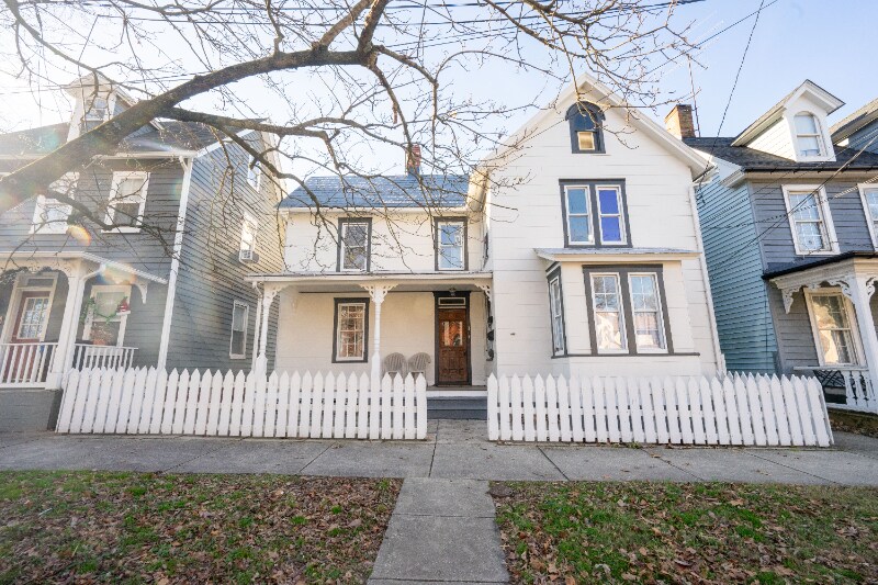 Building Photo - 517 High St