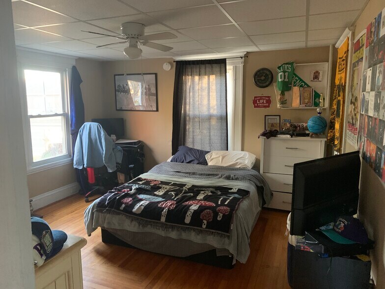 Building Photo - 1175 Broadway