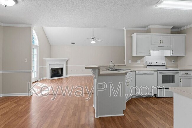 Building Photo - 3920 Nantucket Cir