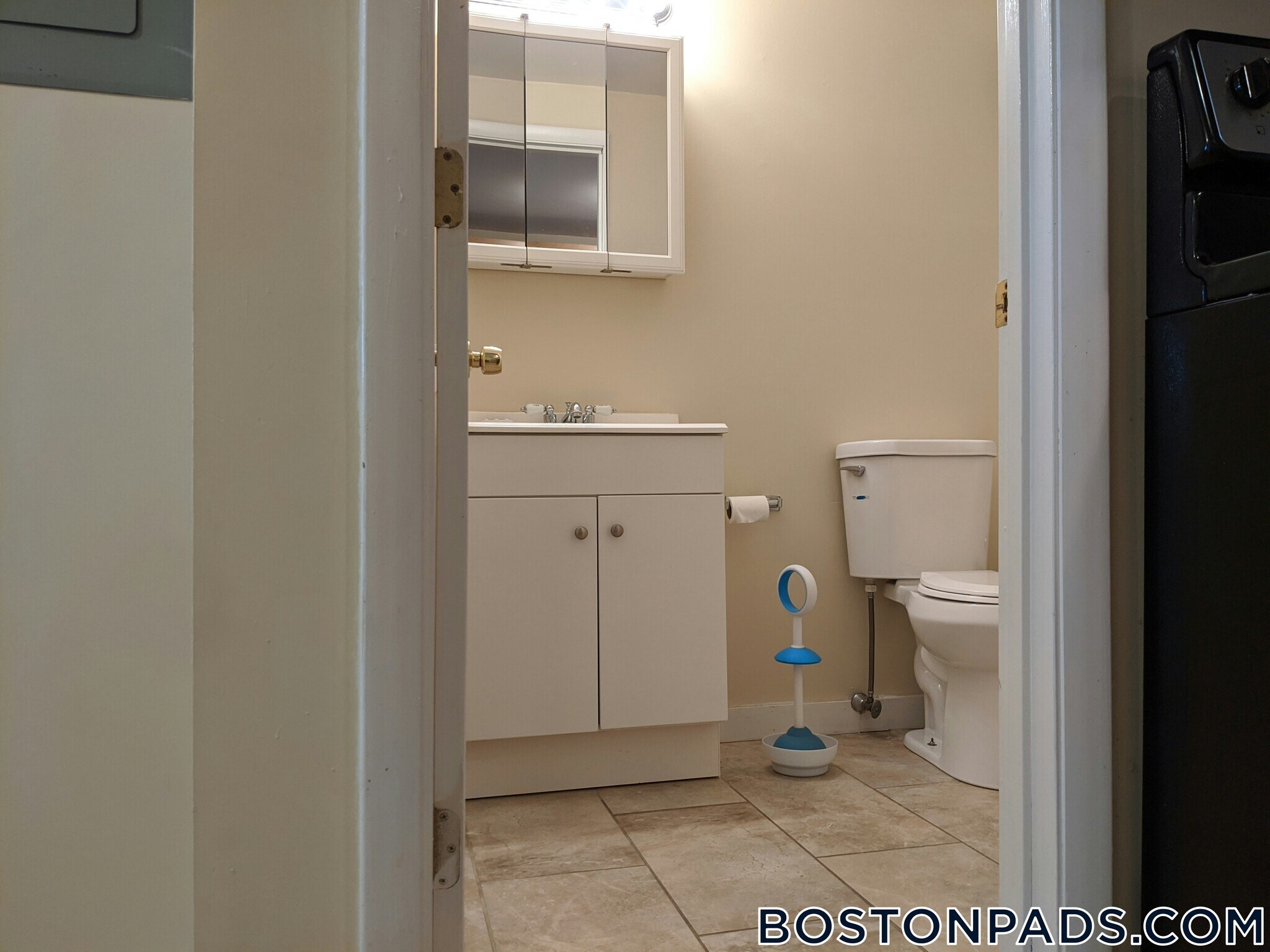 Building Photo - 385 Dorchester St