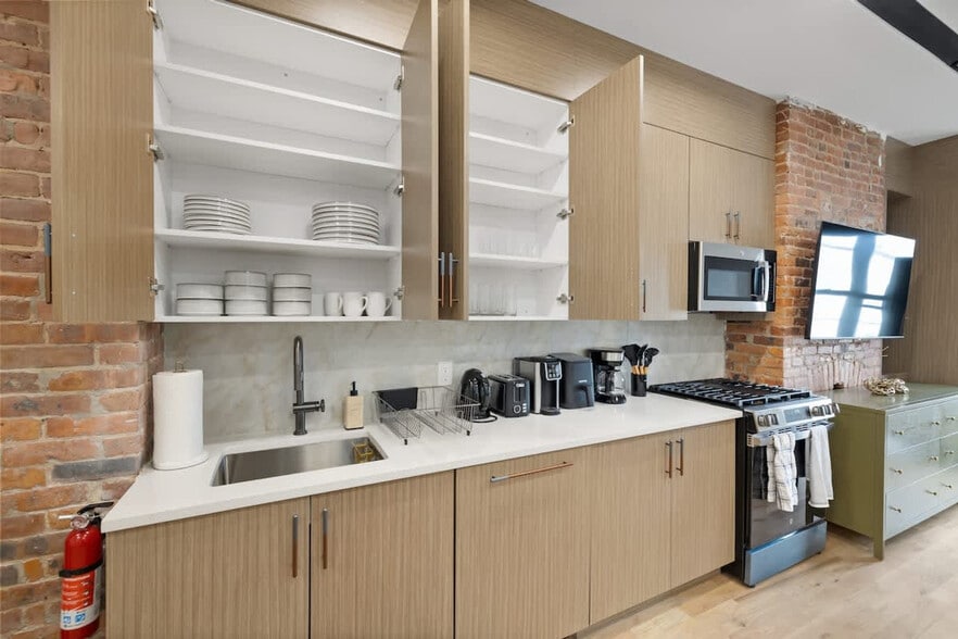 Building Photo - 115 Franklin St